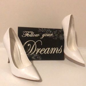 Shoe Republic LA WOMENS White Anniston Pump